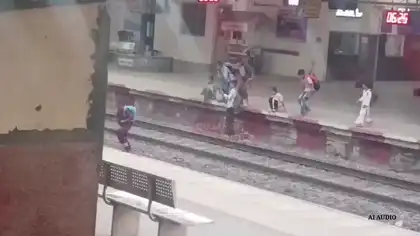 Children Seen on Railway Tracks in Agra, Viral Video Raises Safety Concerns